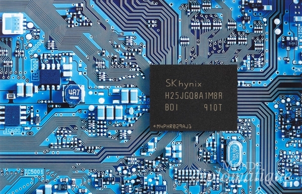 SK하이닉스가 개발한 96단 4D 낸드 기반 1Tb QLC 제품. 사진/SK하이닉스
