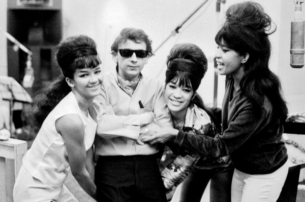 Phil Specter와 Ronettes(출처-New York Times)