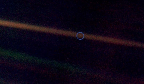 * 창백한 푸른 점(The Pale Blue Dot : 1990년, Voyager 1호), Google