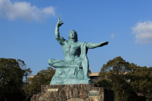나가사키-평화기념상-출처: 壁紙.com