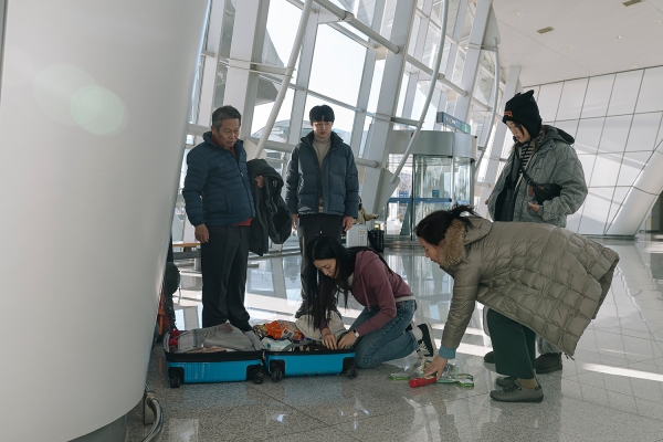 장건재 감독 '한국이 싫어서' 스틸컷 ⓒ모쿠슈라, ㈜엔케이컨텐츠