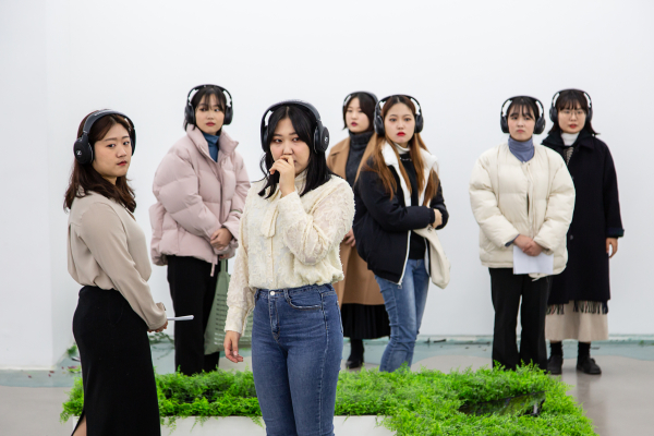포스트드라마 연극 [당신의 만찬](작/연출 임형진, 2019), 일민미술관 (c)테아터라움 철학하는 몸