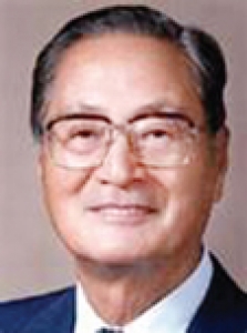 김동조