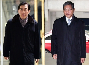 최지성 실장(사진 왼쪽)과 장충기 사장은 삼성그룹의 컨트롤타워인 미래전략실에서 대외업무를 총괄했으며 최순실 씨 모녀에 대한 금전적 지원에 관여했다는 의심을 사고 있다.(사진제공=뉴스1)