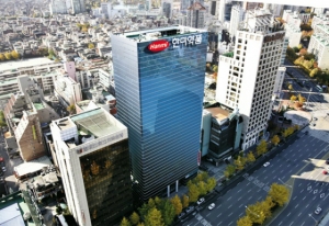 한미약품이 약 250억원 규모에 이르는 오리지널 과민성방광증약 '베시케어'를 파고드는 복제약 '베시금'을 올 상반기 내에 출시한다.