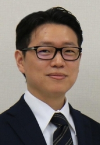 한미약품이 오는 10일 열리는 정기주주총회에서 임성기 회장 차남인 임종훈 전무를 비롯한 3인의 이사 선임안을 표결한다.