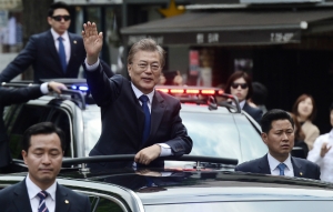 지난 9일 치러진 대통령선거에서 당선된 문재인 대통령은 현재 대한민국 경제를 위기로 인식하며, 이를 해결하기 위해 정부의 적극적인 시장 개입을 천명한 바 있다.(사진제공=뉴스1)