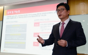 SK브로드밴드가 홈 서비스 경쟁력 강화를 위해 전국 103개 홈 센터 직원 5189명을 자회사의 정규직으로 직접 채용한다.