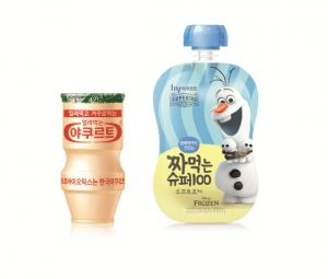 한국야쿠르트의 얼려먹는 야쿠르트(왼쪽)와 짜먹는 슈퍼100.(사진제공=한국야쿠르트)