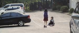 [일상적 삶의 무대 속에서 딸의 도플갱어를 조우하다]