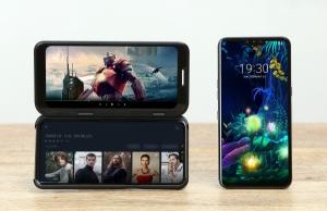 LG전자 'LG V50 씽큐'(오른쪽)와 듀얼스크린 장착 모습. 사진/LG전자