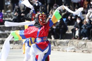 한국 전통춤 공연 장면&nbsp;