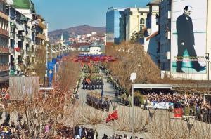 &lt;독립기념일 축제&gt;, 프리슈티나, 2023년 2월 17일 - 필립 데캉