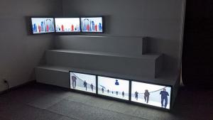 '2000년대 합성리얼리즘으로서의 몸과 사회변동'(2020.10.30-11.20., 미디어극장 아이공, 기획 김장연호) &lt;1984&gt;, &lt;매스게임&gt; 전시 장면, 제공 미디어극장 아이공.