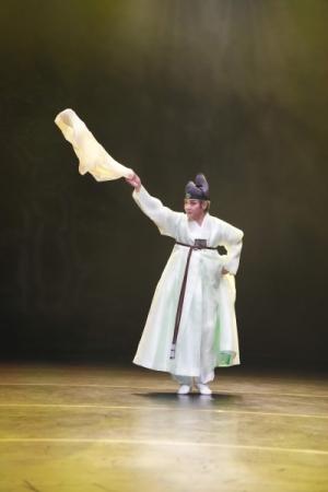 무향춤 페스티벌 '신관철류 수건춤' 김일환