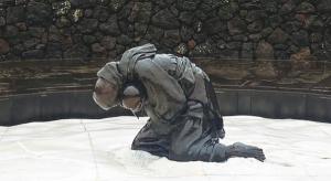 제주시 봉개동 제주4.3평화공원 전시장 입구에 있는 모녀상. 1949년 1월 6일 젖먹이 딸을 안고