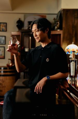'더 레이크, 리저브 넘버 세븐'을 시음하고 있는 손석호 대표