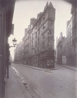 Coin Rue de Seine. Date de création: 1924. Numéro d’object: CARPH003868., Eugène Atget(1857–1927), Tirage sur papier albumin, Musée Carnavalet.